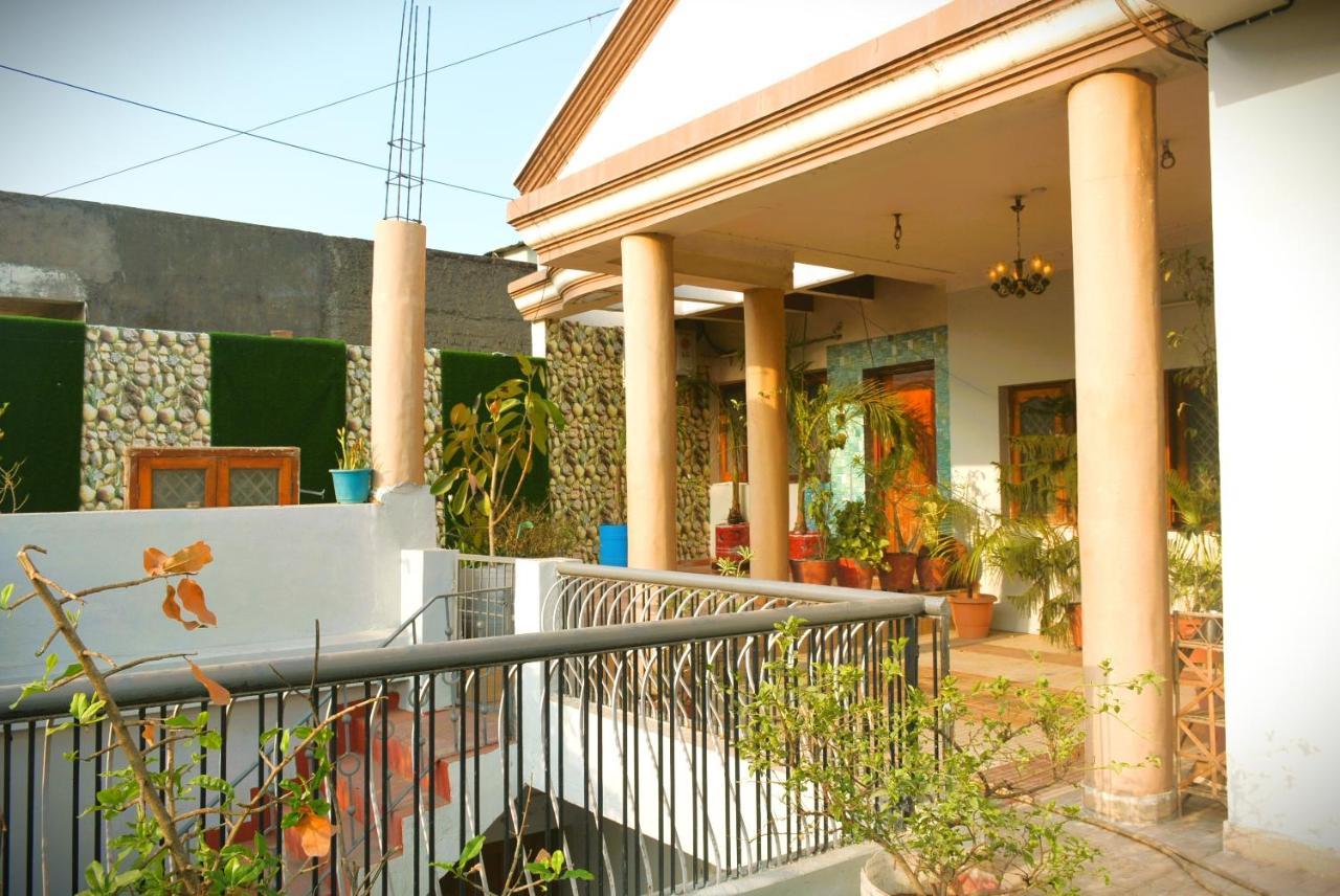 Malaiya Homestay - Grandeur Living Experience Jabalpur Bagian luar foto