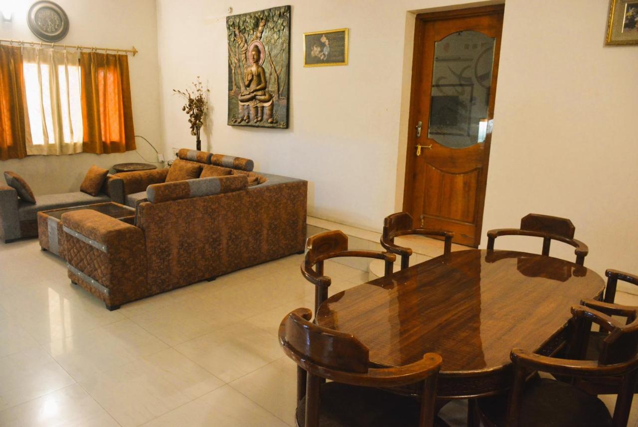 Malaiya Homestay - Grandeur Living Experience Jabalpur Bagian luar foto